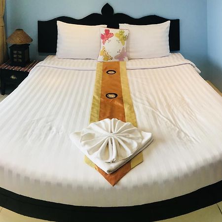 La Piccola Patong Otel Dış mekan fotoğraf