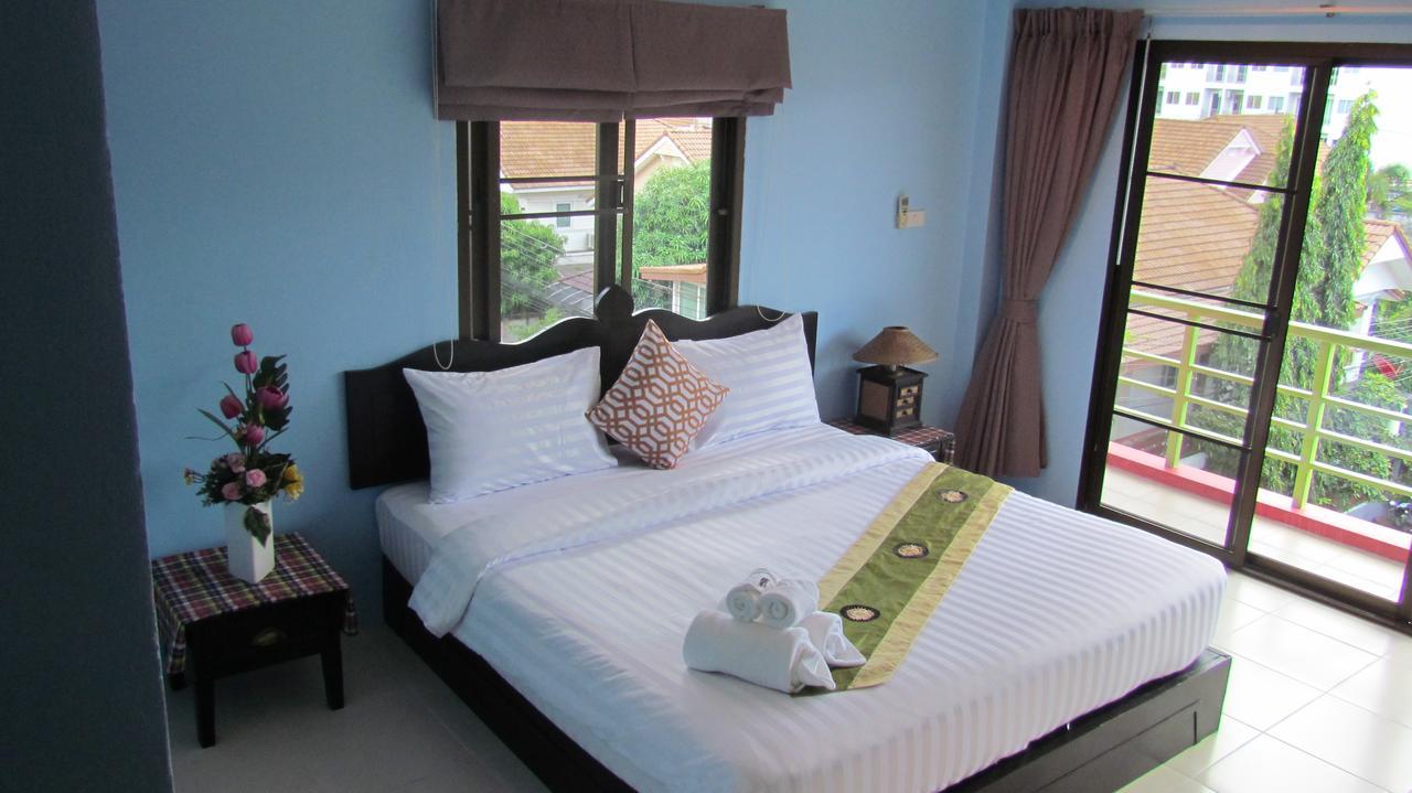 La Piccola Patong Otel Dış mekan fotoğraf