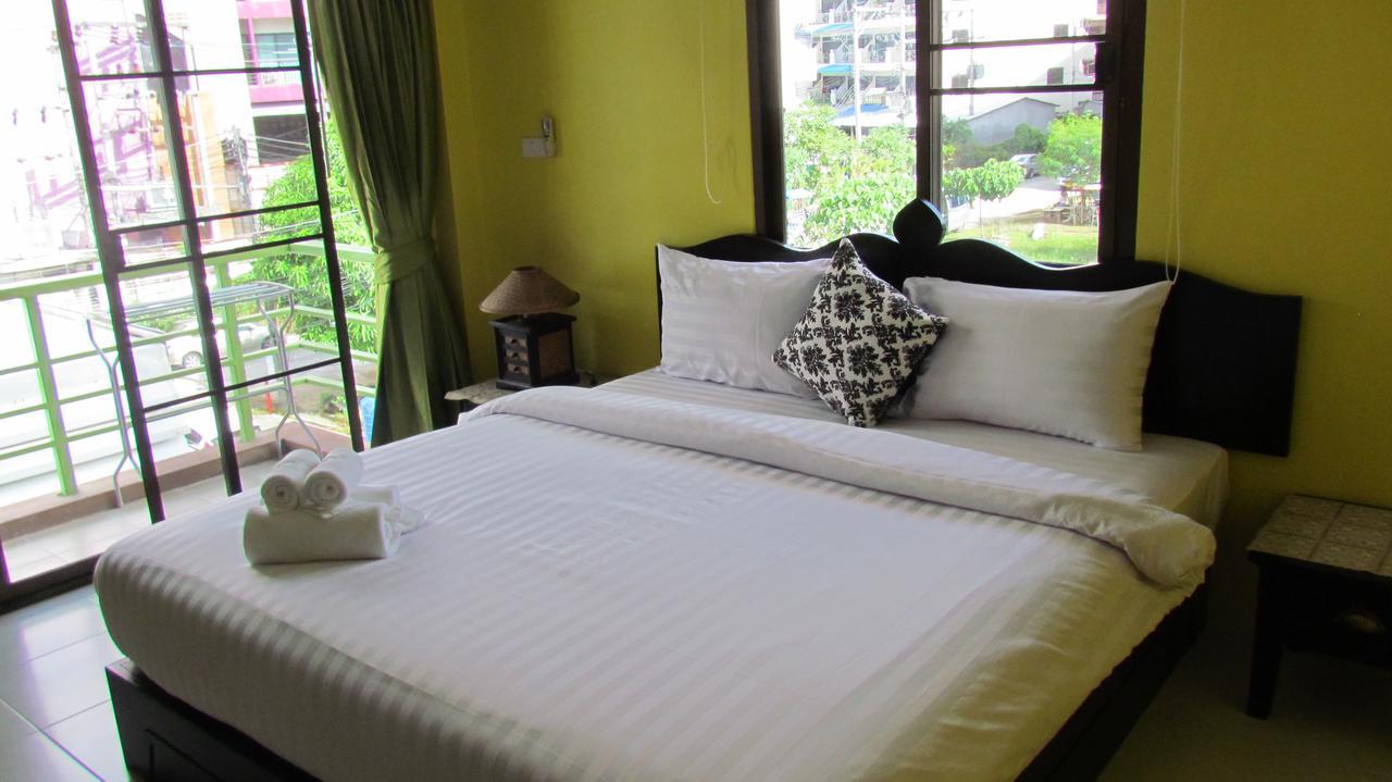 La Piccola Patong Otel Dış mekan fotoğraf