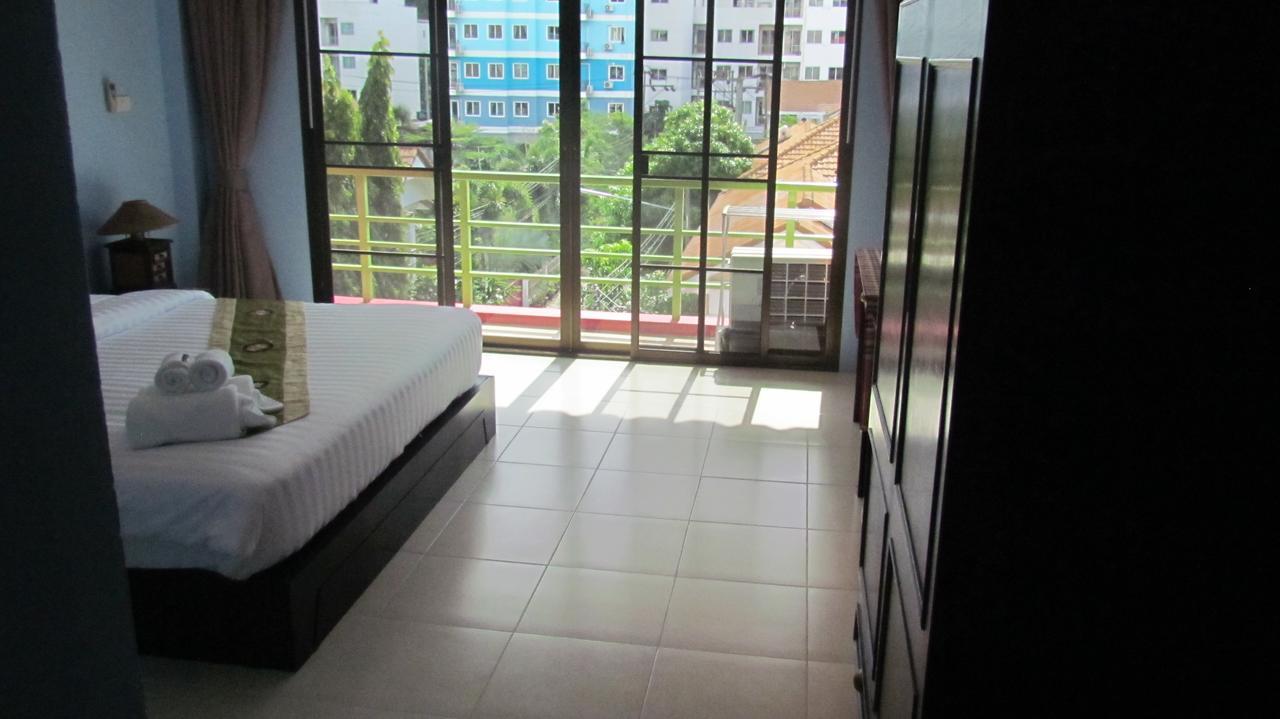 La Piccola Patong Otel Dış mekan fotoğraf