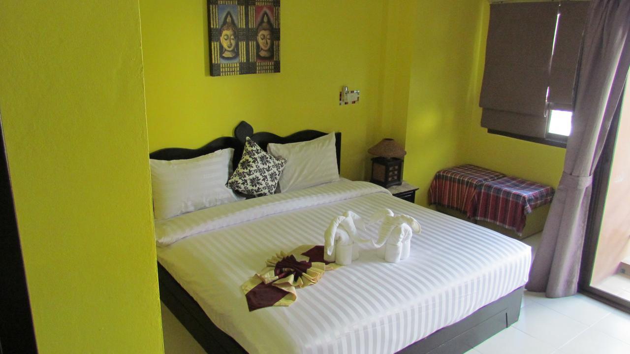 La Piccola Patong Otel Dış mekan fotoğraf