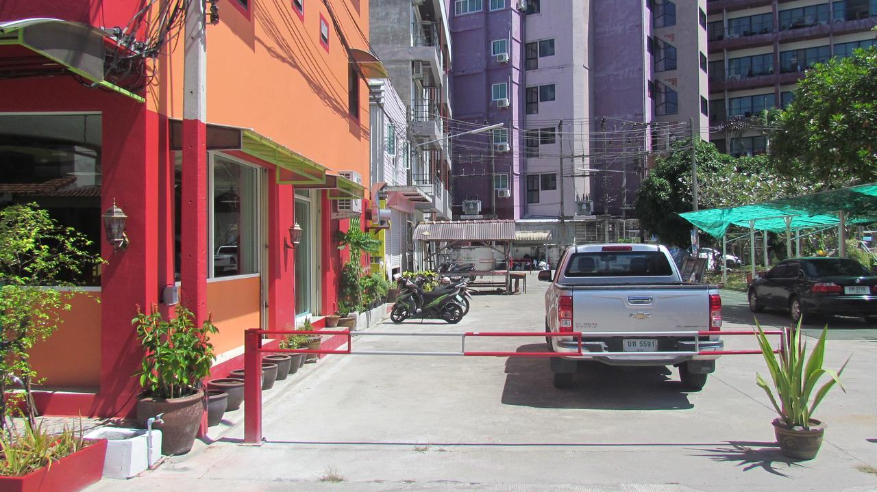 La Piccola Patong Otel Dış mekan fotoğraf